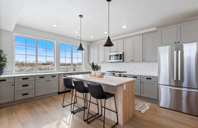 1814 South Sawmill Boulevard - 503 photos photos