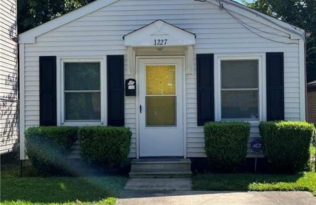 1227 W 41st Street photos photos