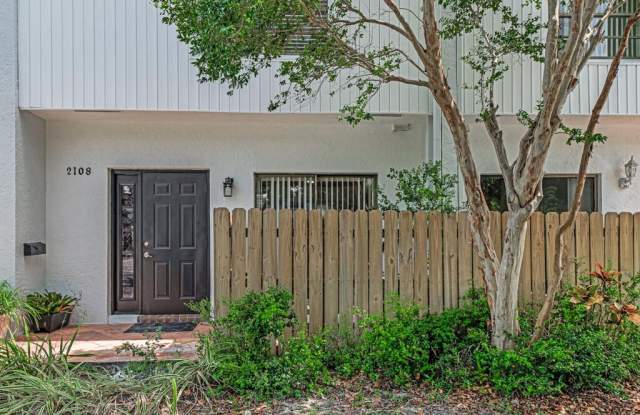 2108 NE 44th Street photos photos