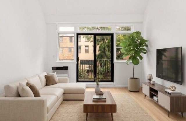 125 BERGEN Street Gallery 1