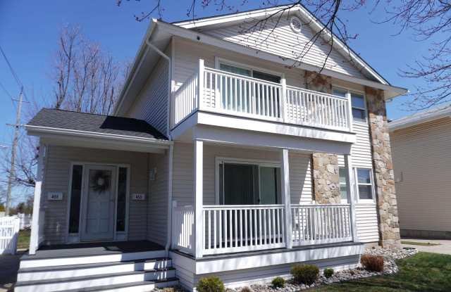 453 Berkshire Dr photos photos