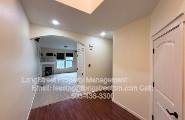 823 Crouchen St NW Gallery 4