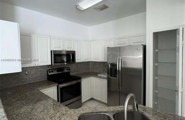 4847 NW 108th Court, Doral, FL 33178 - 4329 Gallery 1