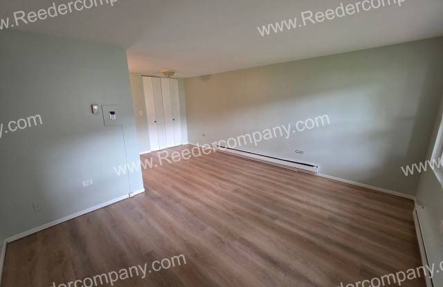 Spacious 1 bedroom Condo Gallery 3