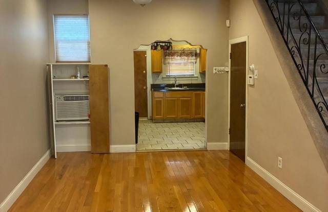 2218 S BEECHWOOD Street photos photos
