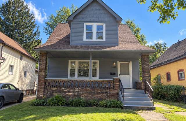 Move-In Ready 3-Bedroom Home with 1.5 Baths and Detached Garage! Gallery 1