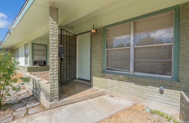 131 BRETTONWOOD DR Gallery 2