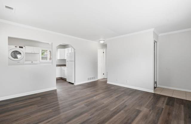 28311 Waverly Street Gallery 4