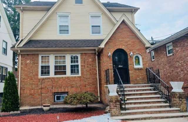 94 Woodbine Ave photos photos