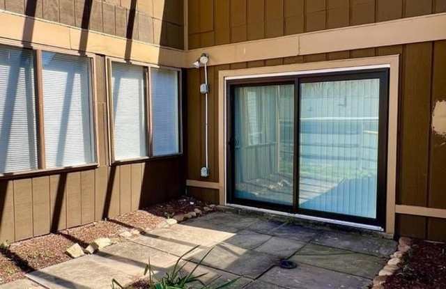 10748 WAYRIDGE DR Gallery 4