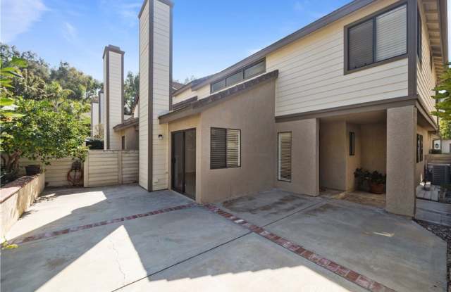 24611 Camden Court Gallery 4