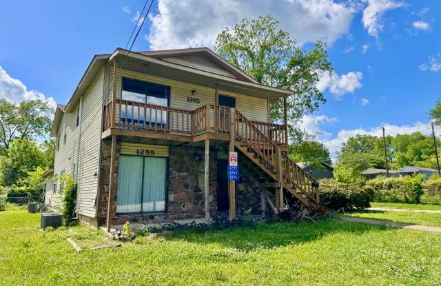 Modern & Spacious Upstairs 1 Bedroom Bungalow - Washer/ Dryer Included! photos photos