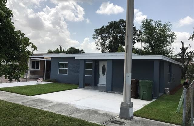354 W 11 - 354 W 11th St, Hialeah, FL 33010