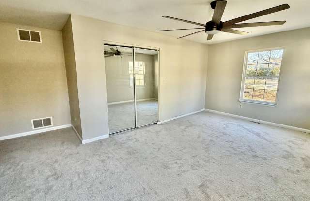 921 Oak Grove Gallery 3