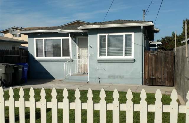 992 Fern Ave - 992 Fern Avenue, Imperial Beach, CA 91932