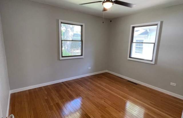 3 Bedroom House Close to Columbian Park! photos photos