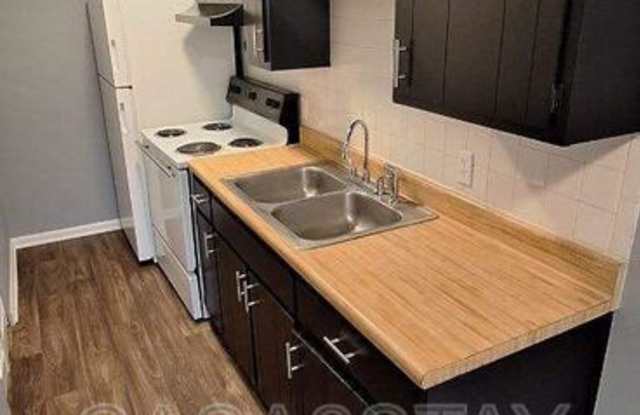 383 Redmar Blvd - 383 Redmar Boulevard, Radcliff, KY 40160