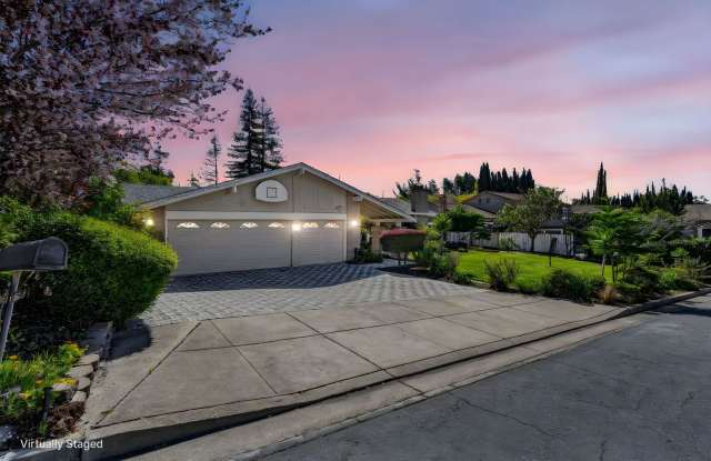 ONE OF A KIND PARADISE... 5 BED/3 BATH OASIS... PRIVATE AND QUIET CUL DE SAC... photos photos