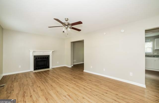 117 Mayflower Gallery 4