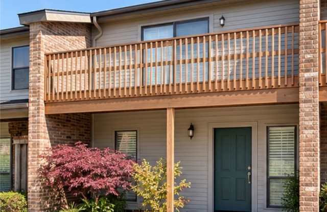 2602 E Sweetbriar Drive Gallery 2