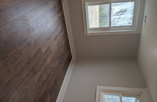Charming Renovated 2 Bedroom Home in Gallatin photos photos