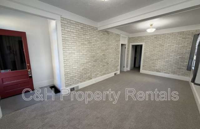 504 7th Street West - 1 Gallery 3