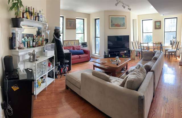 1301 Clifton St NW Gallery 2