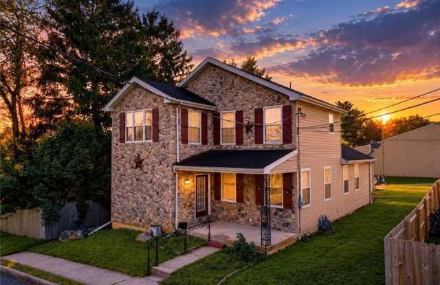 337 E Kleinhans Street Gallery 1