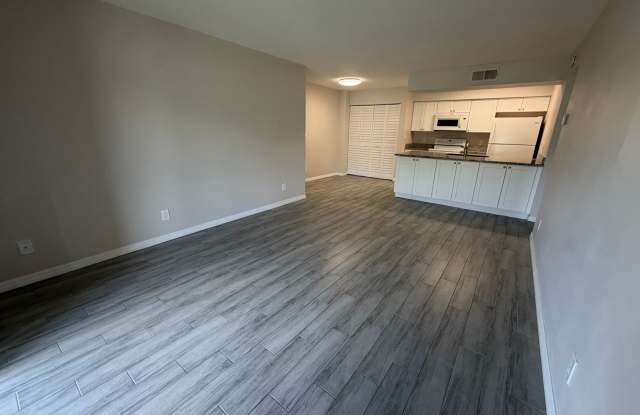 ANNUAL RENTAL - 2 BED / 2 BATH CONDO AT MYSTIC GARDENS Gallery 1