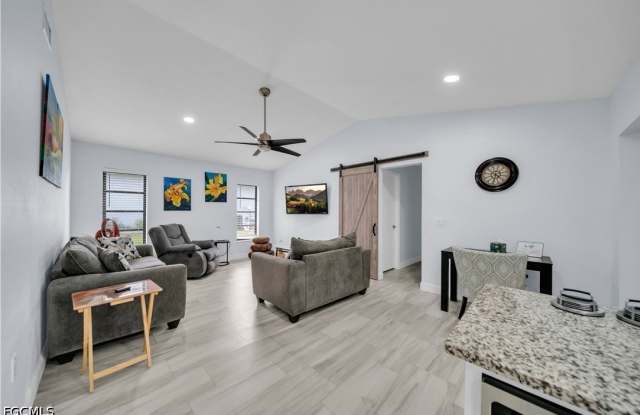 299 Rotonda Circle Gallery 2