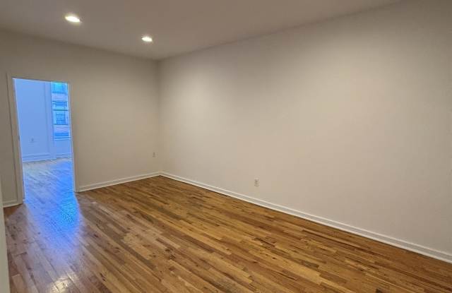 1036 WILLOW AVE Gallery 2