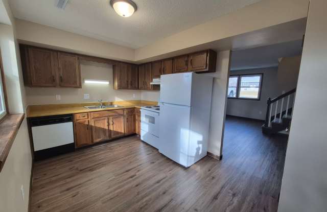 Pet Friendly 2 bedroom, 1.5 bathroom duplex in cul-de-sac near Pioneer Park! photos photos