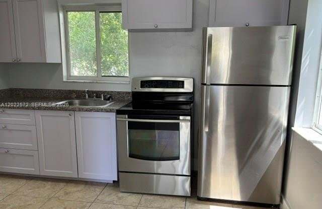 2059 SW 7th St photos photos