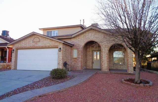 Marvelous Two Story Westside Home With Refrigerated Air Located In Quiet Neighborhood photos photos