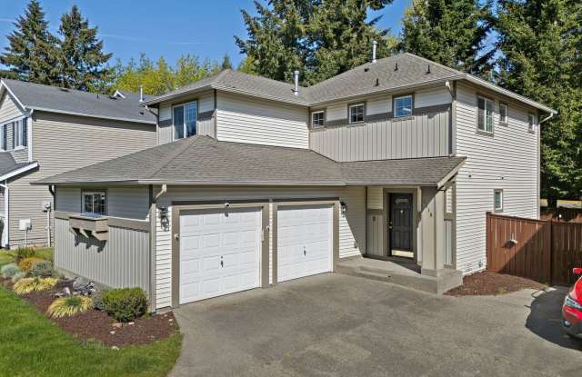Charming 3-Bed Craftsman in DuPont | Trails, Beaches  2 Miles to JBLM! photos photos
