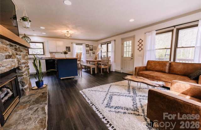 919 N Country Club Drive Gallery 4