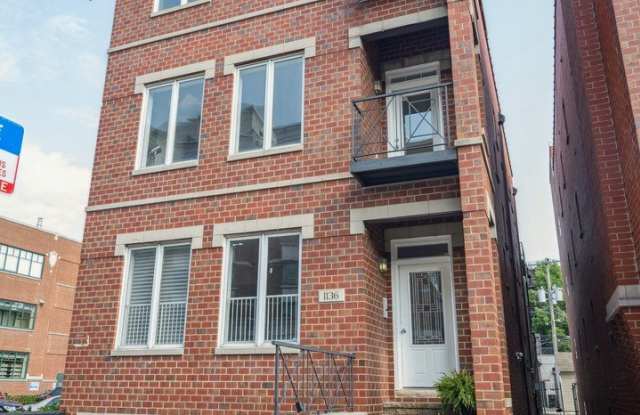 1136 W Fullerton Avenue photos photos