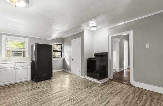 427 Sherman Street Gallery 2