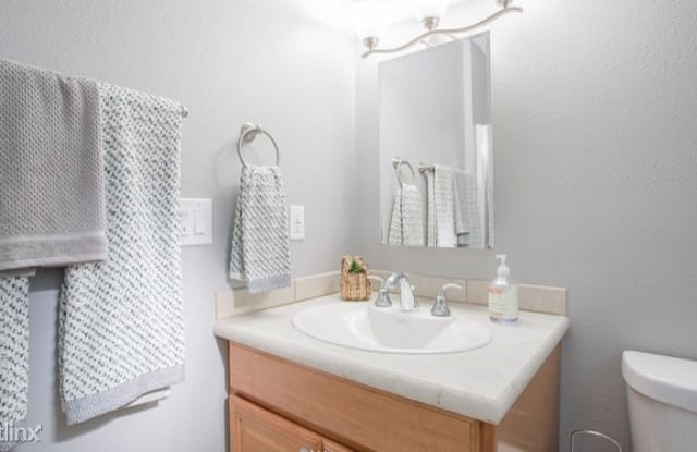 4713 61st Ave W downstairs - 4713 61st Avenue West, University Place, WA 98466