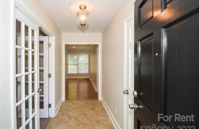 4521 Bainview Drive Gallery 4