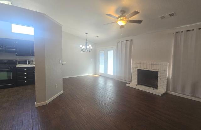 2 Br 2 Ba with office space Gallery 3