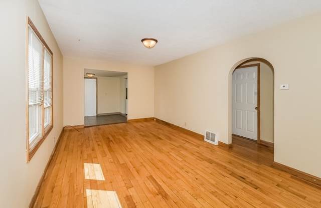 584 38th Avenue Northeast Gallery 2
