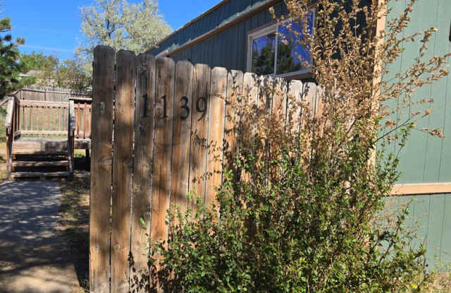 Older Mobile Home, Quiet Neighborhood, Fenced Lot Gallery 3