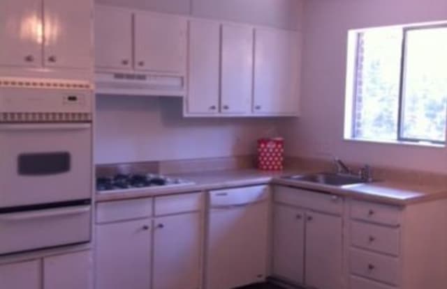 2194 Briarcliff Rd Ne - 2194 Briarcliff Rd NE, North Druid Hills, GA 30329