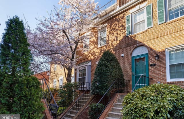 786 N VERMONT STREET - 786 North Vermont Street, Arlington, VA 22203