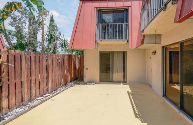 3157 Gardens East Drive Gallery 4