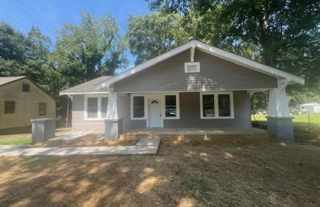 Newly Renovated 4 Bedroom Home with Large Yard photos photos