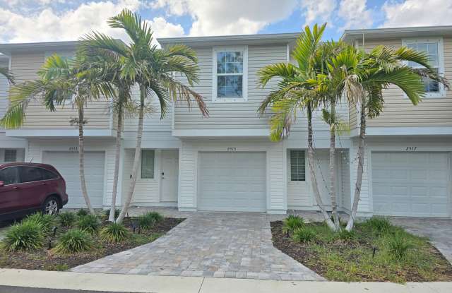 Beautiful 2 bed/ 2 bath Townhome w/ Balcony, Garage & Community Pool photos photos