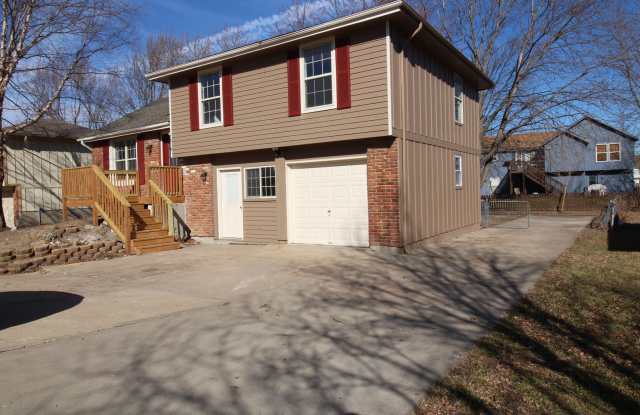 Remodeled 3 Bedroom Home - 818 Parma Way, Gardner, KS 66030