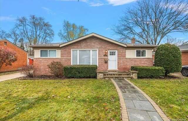 16996 MARGUERITE Street - 16996 Marguerite Street, Beverly Hills, MI 48025